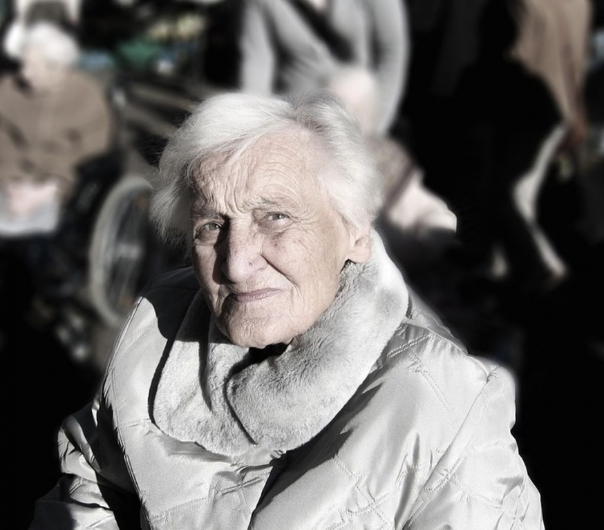 Poznań: Akcja „Stolik zarezerwowany” dla samotnych seniorów