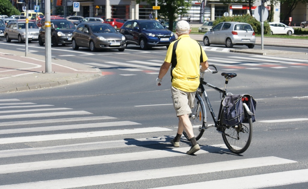 Prawo: Przejeżdżanie rowerami przez przejścia dla pieszych