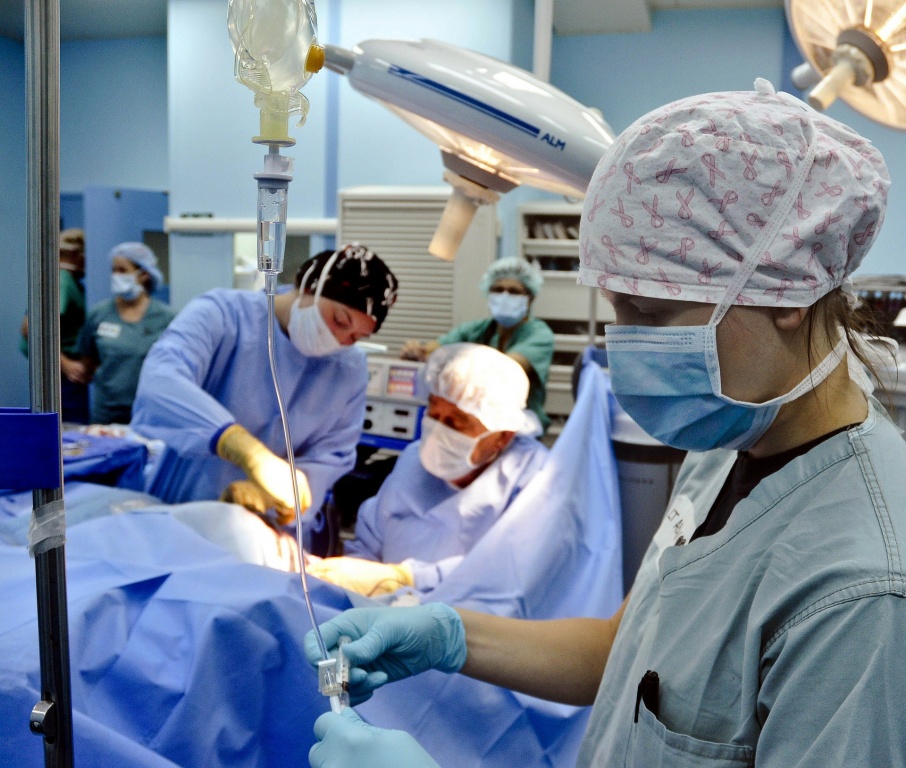 Zdrowie: Egzotyczne operacje. Lekarze ze szpitala im W. Degi leczyli w Papui – Nowej Gwinei