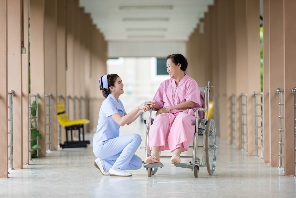 Elbląg: Nowa kadra pielęgniarska wchodzi na rynek pracy