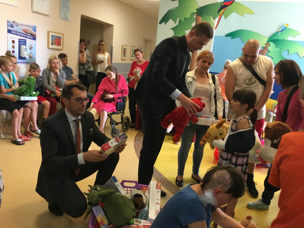 Gdańsk: Oddolna akcja urzędników zaowocowała mnóstwem zabawek dla małych pacjentów
