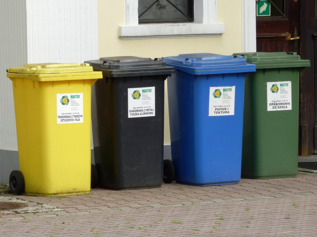 Gdańsk: Resztkowe i bio, czyli nowe oznakowanie pojemników do segregacji odpadów