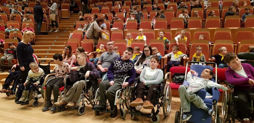Elbląg: Niepełnosprawne dzieci odwiedziły Filharmonię Bałtycką