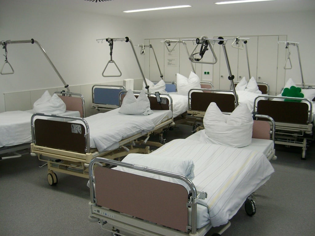 Zdrowie: Prawo do intymności i godności w szpitalach pozostawia wiele do życzenia