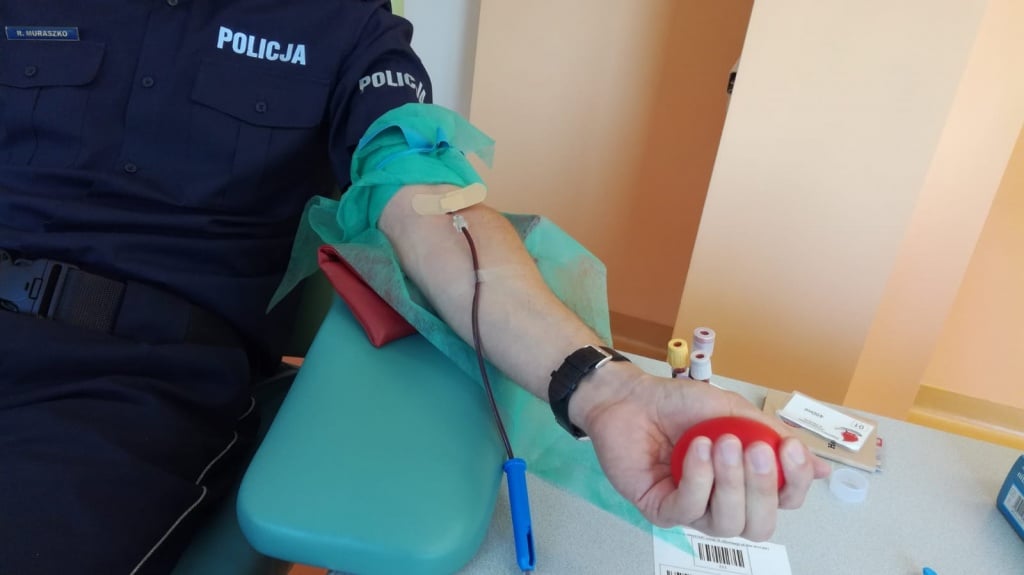 Elbląg: Policja oddaje krew