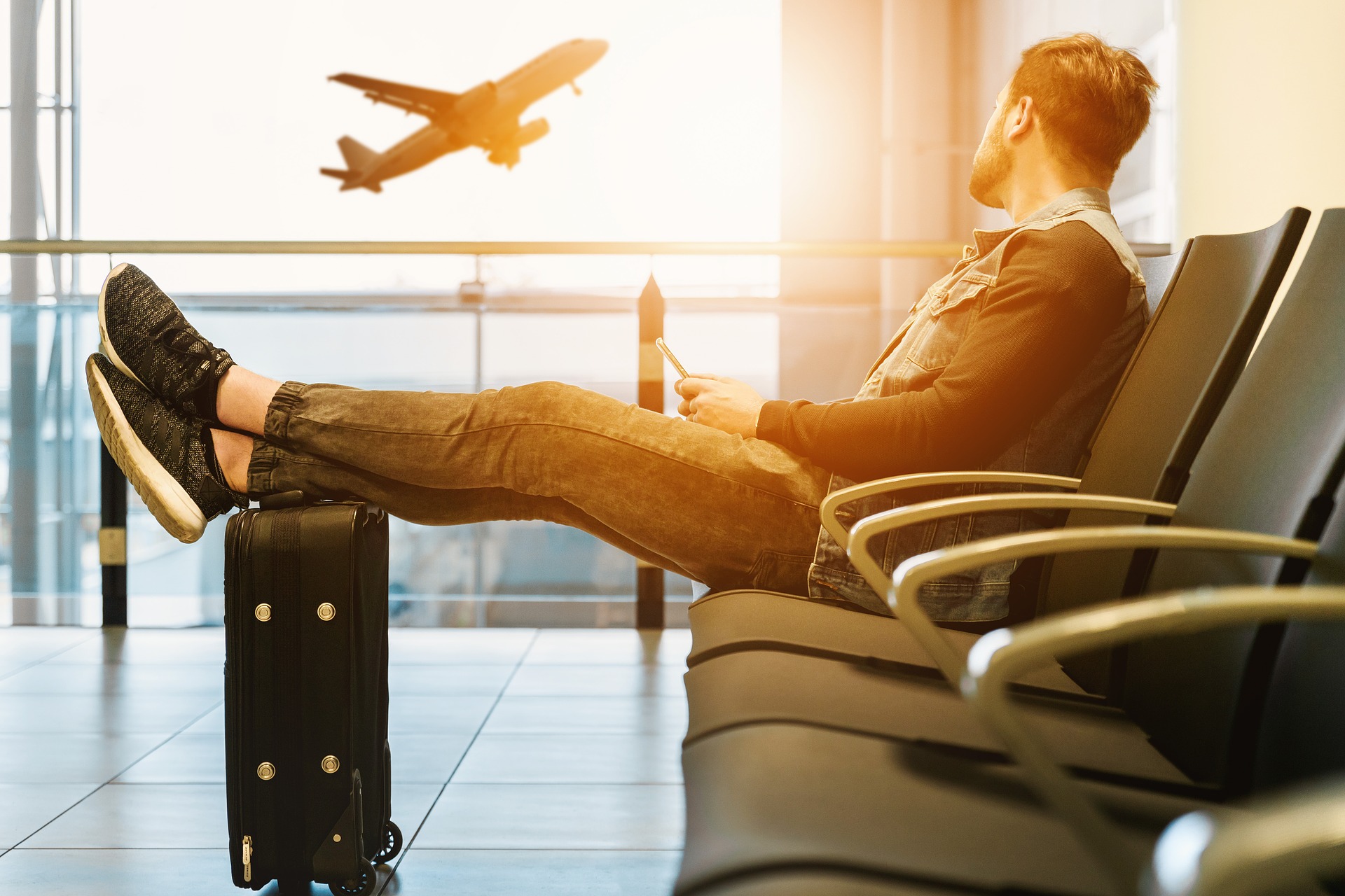 Niespodziewana rezygnacja z urlopu? Oto jakie prawa przysługują pasażerom linii lotniczych