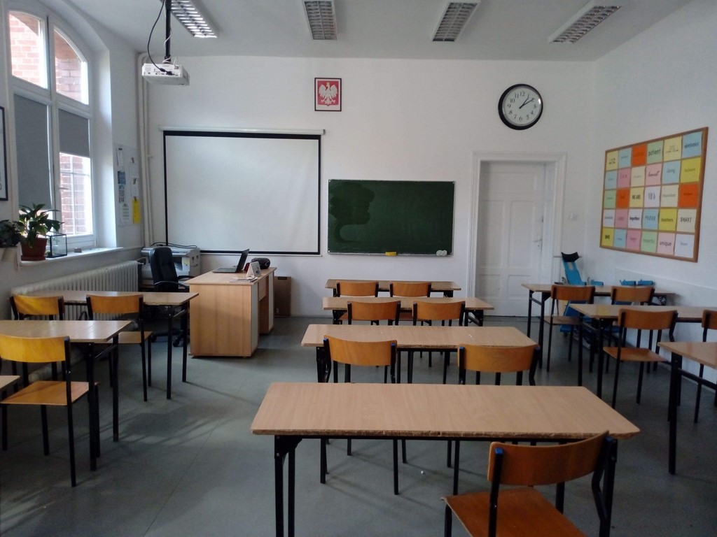 Czarnek: Powrót maturzystów i ósmoklasistów po feriach do szkół to jeden z pięciu wariantów