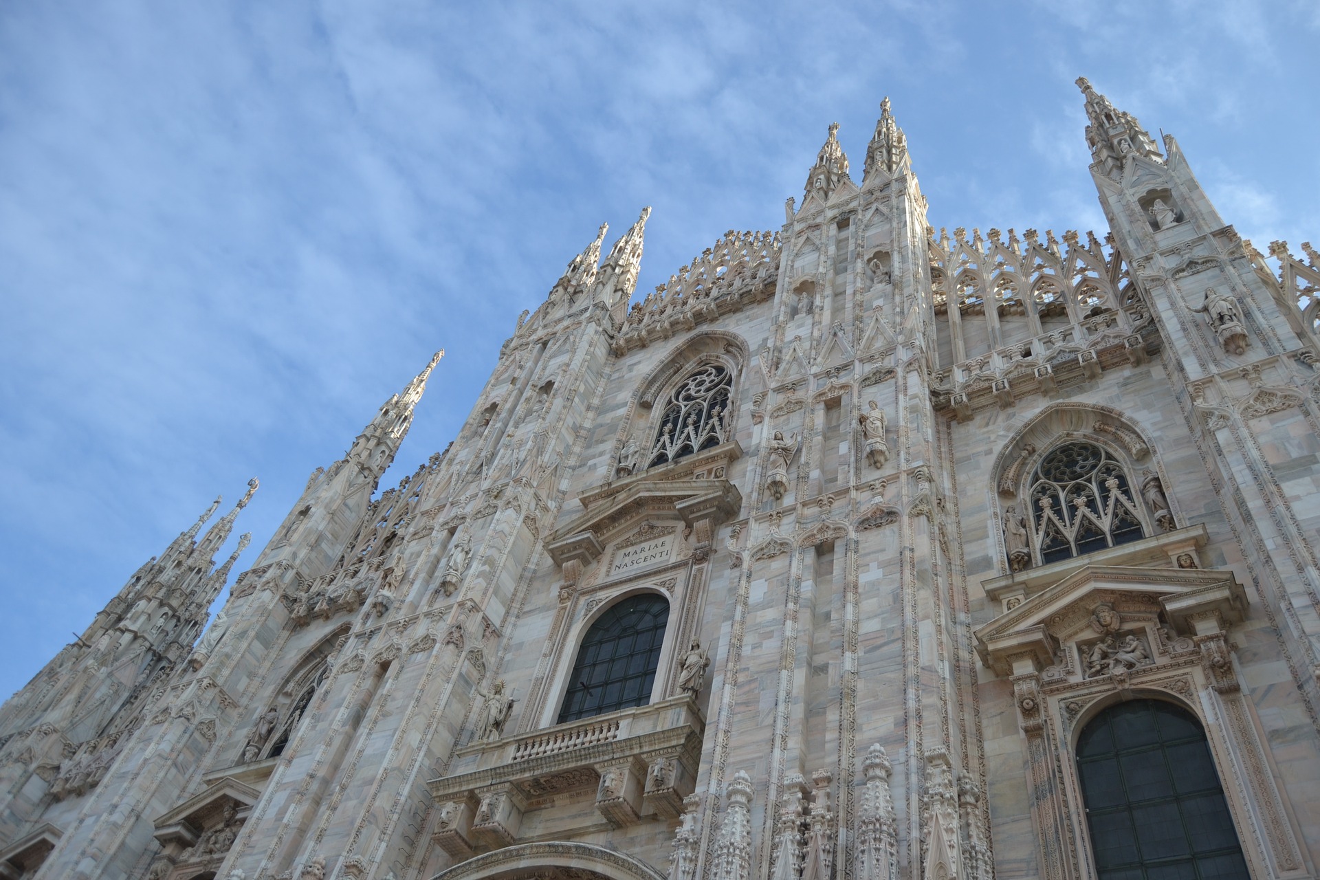 Andrea Bocelli wystąpił samotnie z recitalem w katedrze w Mediolanie