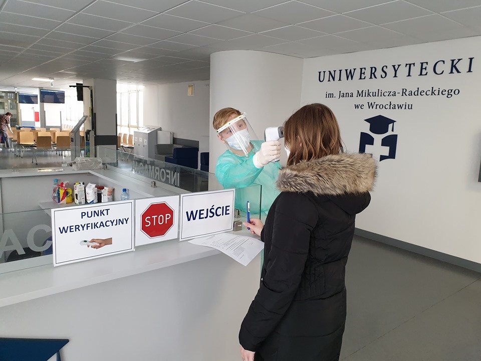 Wrocławscy studenci pomagają potrzebującym w okresie epidemii