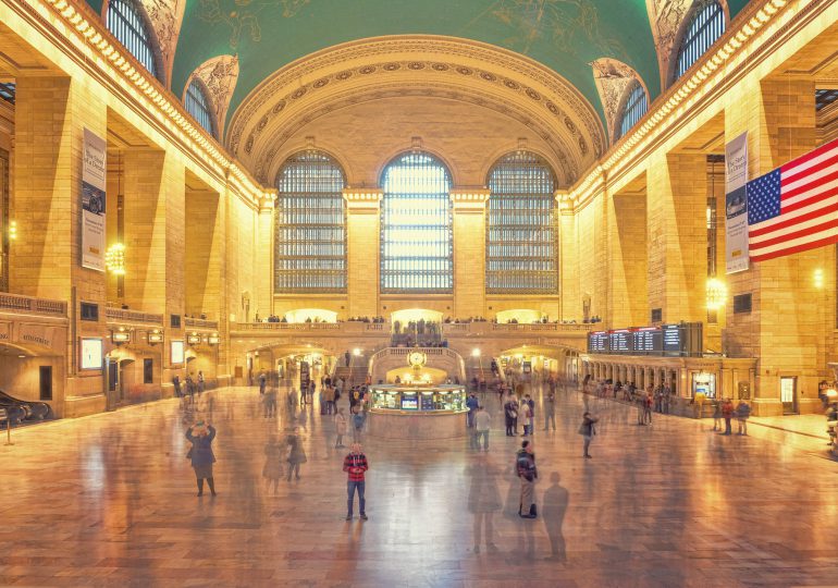 USA: Lampy ultrafioletowe będą dezynfekować nowojorskie metro i autobusy