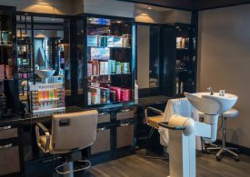 Szumowski: Duże prawdopodobieństwo otwarcia salonów fryzjerskich i kosmetycznych od 18 maja