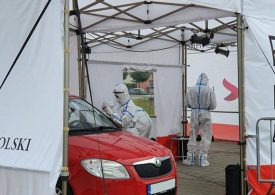Poznań: Na ponad 700 wymazów pobranych w punkcie drive-thru wykryto jeden przypadek koronawirusa