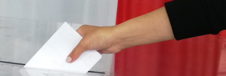 Wybory 2023: Głosowanie korespondencyjne, przez pełnomocnika lub dostosowanym lokalu wyborczym. Ważne terminy!