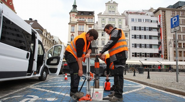Wrocław: Łatwiej zaparkują – pojazdy osób niepełnosprawnych i autokary