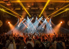 Hiszpańskie służby medyczne: Festiwale muzyczne przyczyniają się do wzrostu liczby zakażeń