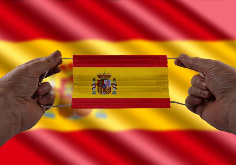 Hiszpania rozpoczyna testowanie paszportu szczepionkowego
