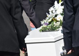 Ciała zmarłych na COVID-19 są specjalnie zabezpieczane przed pogrzebem