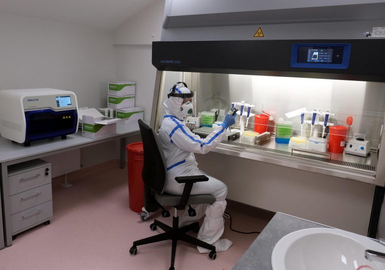 Nowe laboratorium ze sprzętem do diagnostyki koronawirusa w szpitalu w Gliwicach