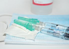 Komisja Europejska dopuściła do obrotu w UE szczepionkę Novavax
