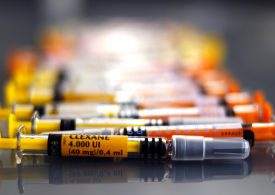 FDA: Zmiana dawkowania szczepionek przeciwko COVID-19 przedwczesna i nieuzasadniona