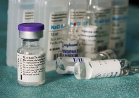 Morawiecki: Zagrożenie COVID-19 wciąż realne, szczepionka najlepszą bronią