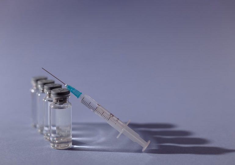 Andrusiewicz: Według EMA nie ma przesłanek do powszechnych szczepień przypominających przeciw COVID-19