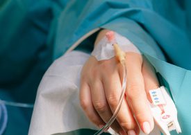 Norwegia: Lekarze oceniają, że ryzyko hospitalizacji jest mniejsze w przypadku Omikrona