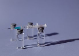 Izrael: Rząd objął kolejne grupy społeczne czwartą dawką szczepionki przeciw COVID-19