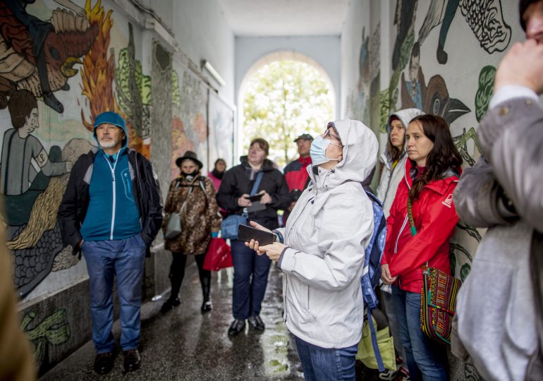 Fundacja Kultury bez Barier organizuje edukacyjne spacery po Warszawie dla osób z niepełnosprawnościami