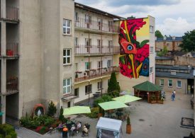 Łódź: Barwny mural dla seniorek