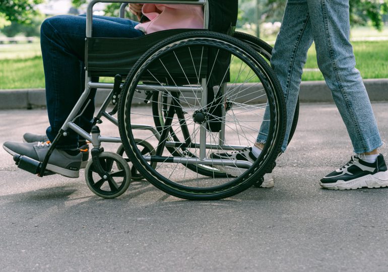 Pół miliarda zł na asystentów osoby niepełnosprawnej w 2022 roku