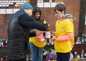 Gdynia: Dary serca dla hospicjum. Listopadowa kwesta na cmentarzach