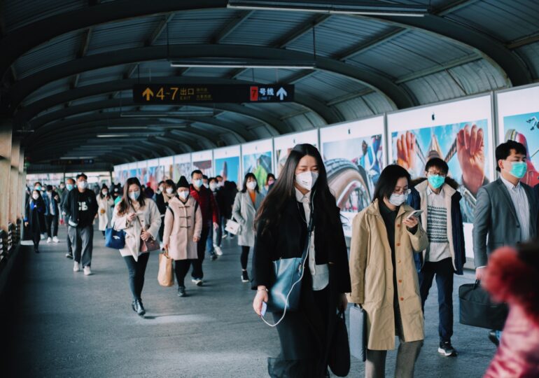 Chiny: Najwięcej zachorowań na COVID-19 od marca 2020 roku, duże ognisko choroby w Xianie