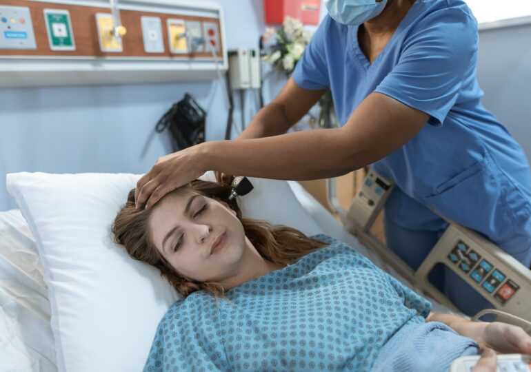 Dramatycznie niska liczba pielęgniarek, zwłaszcza do opieki długoterminowej