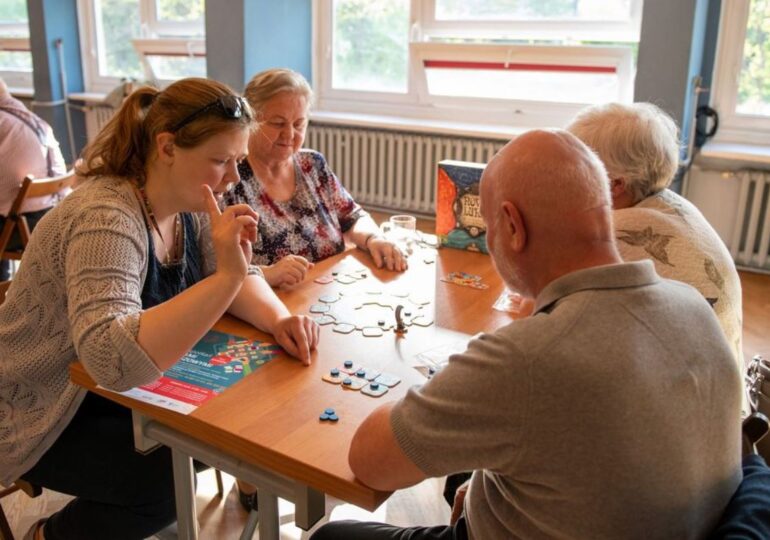 Łódź: Seniorzy grają w planszówki - wystartowały darmowe zajęcia
