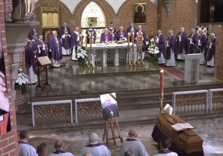 W poniedziałek pożegnano biskupa Jana Styrnę
