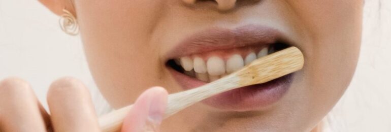 Higiena jamy ustnej pozostawia wiele do życzenia. Innowacje mogą zwiększyć skuteczność mycia zębów