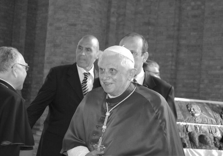 Benedykt XVI nie żyje. Miał 95 lat