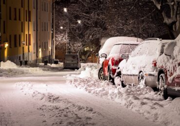Wraz ze śniegiem posypią się mandaty? Ile może kosztować nienależycie przygotowane do jazdy auto w czasie zimy?