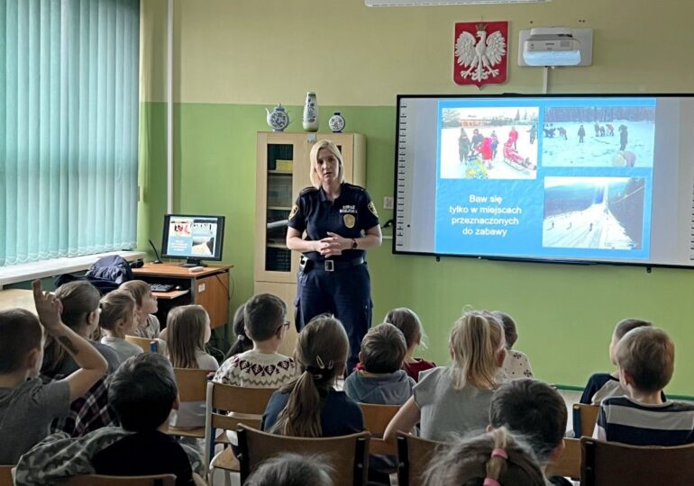 Gdynia: Bezpieczne ferie – mundurowi edukują i kontrolują