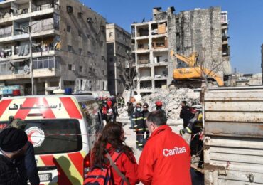 Caritas Polska: Ciepłe koce, ubranie i paczki żywnościowe – kolejny etap pomocy ofiarom trzęsienia ziemi