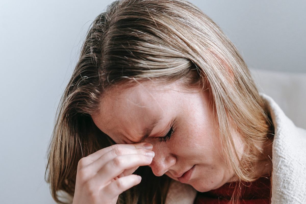 Eksperci: ból przewlekły w Polsce ma twarz kobiety – ponad 5 mln kobiet cierpi z jego powodu