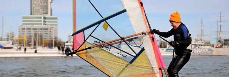 Gdynia: Drugi krok najstarszego windsurfera na świecie po rekord wykonany