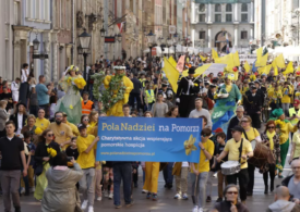 Gdańsk: ulicami przeszła Żonkilowa Parada. Kwestowano na rzecz hospicjów