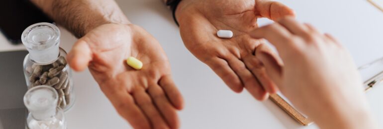 Apteki – Co zrobić, gdy zabraknie Twojego leku? Jak sprawdzić ich dostępność?