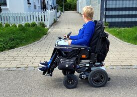 Kraków: Miasto wdraża standardy dostępności dla osób z niepełnosprawnościami