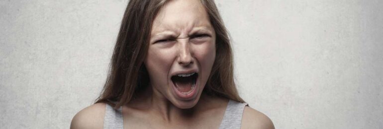 Badacze potwierdzają: złość pomaga osiągać cele