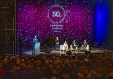 Warszawa: 50 lat temu powstał pierwszy Uniwersytet Trzeciego Wieku