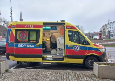 Gdynia: Nowy ambulans wzbogaca flotę ratunkową