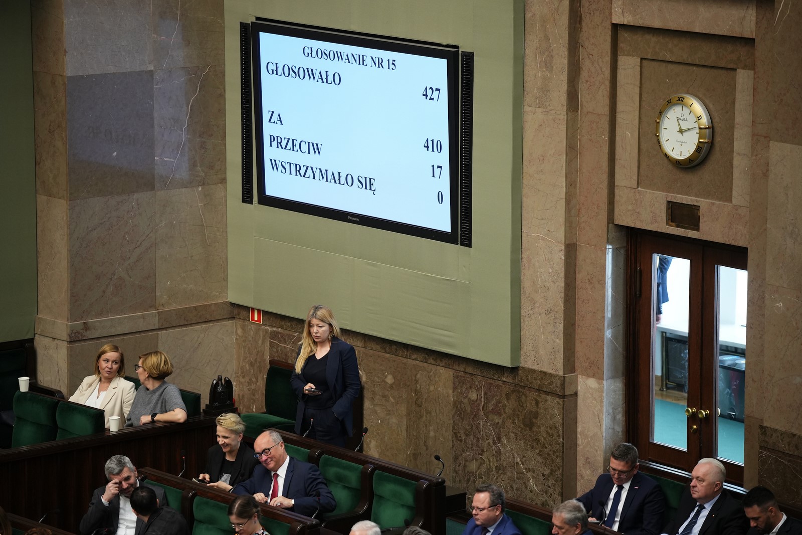 Sejm przyjął ustawy o dodatkach dla pracowników pomocy społecznej, pieczy zastępczej, opiekunów żłobkowych i rodzin zastępczych